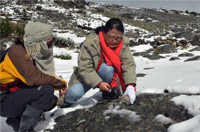 雪地找矿   付小方  2013年甲基卡.JPG