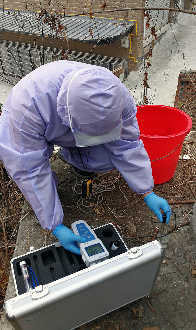 川西北队检测中心开展医院排放污水检测