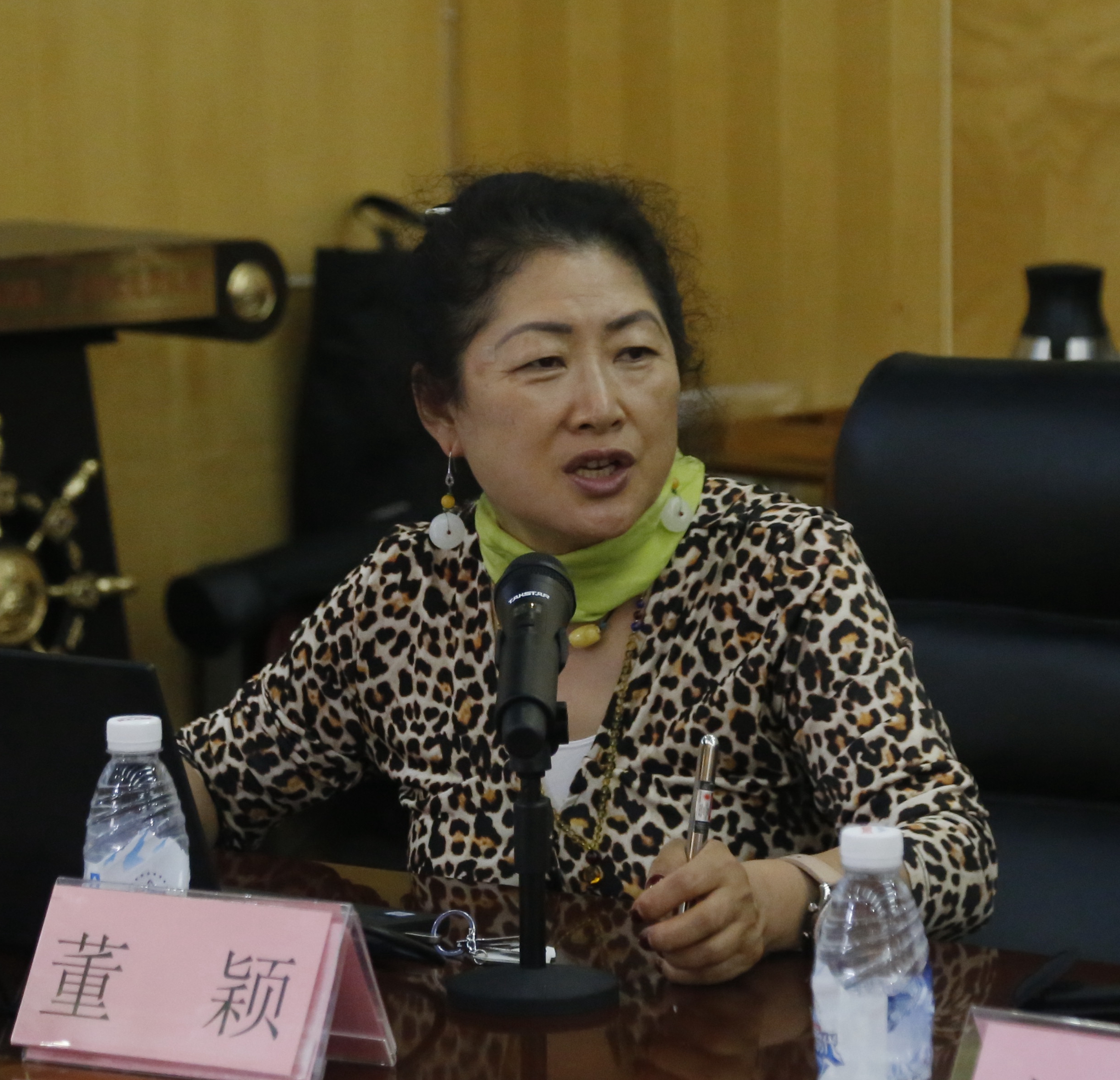 中国地调局地质环境监测院地质遗迹调查专家到区调队授课