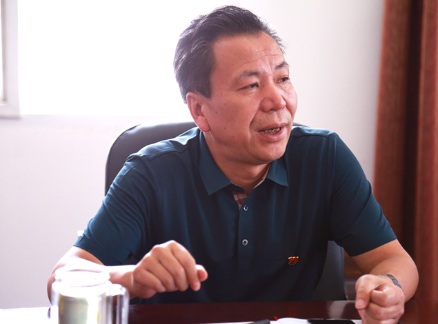 党委书记韦延彦讲述红军长征艰难历程活动现场