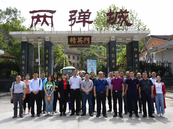 局经营管理支部与川西北队机关支部开展党组织共建活动