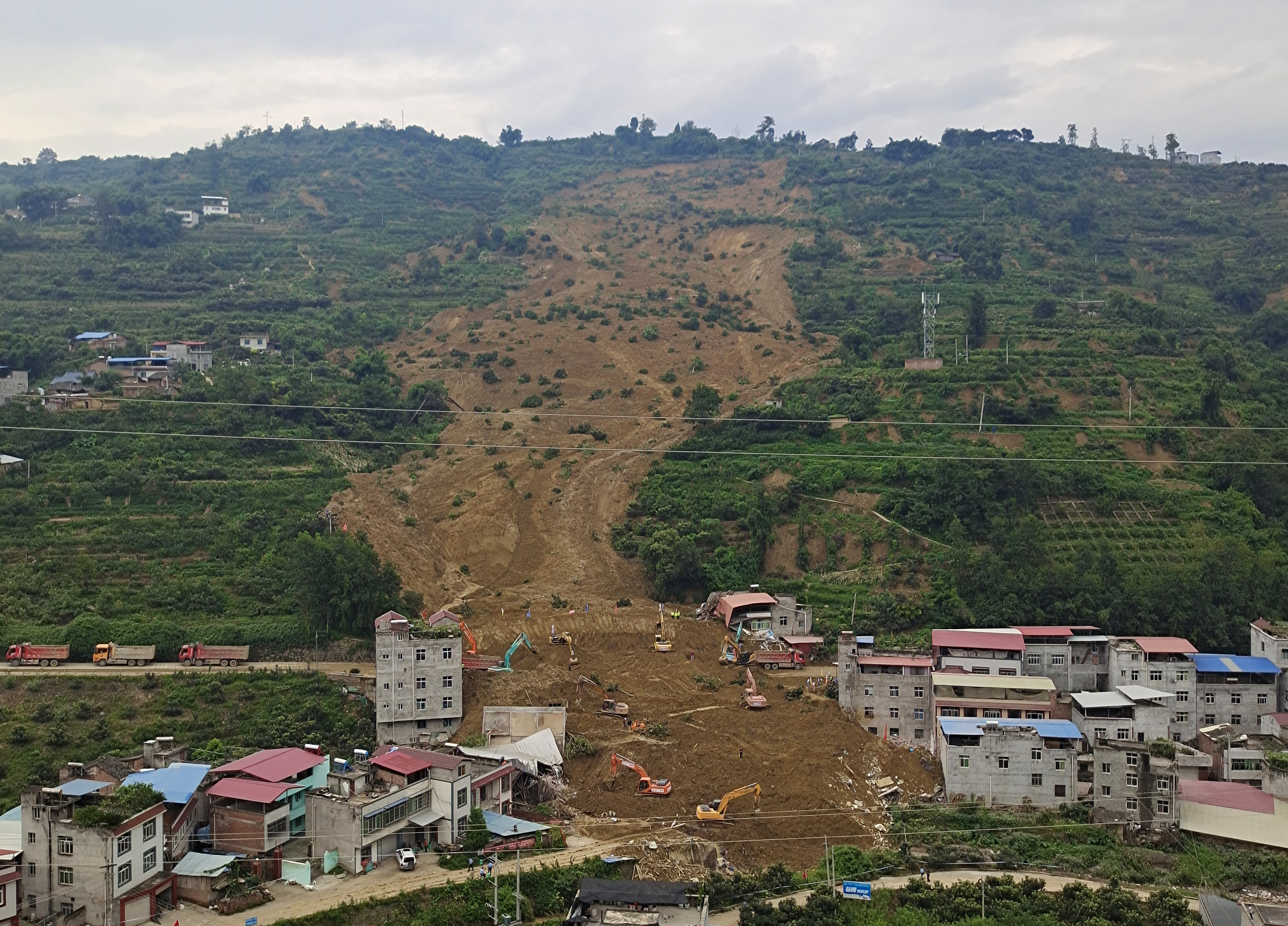 人防技防显效汉源滑坡体二次垮塌人员无损伤